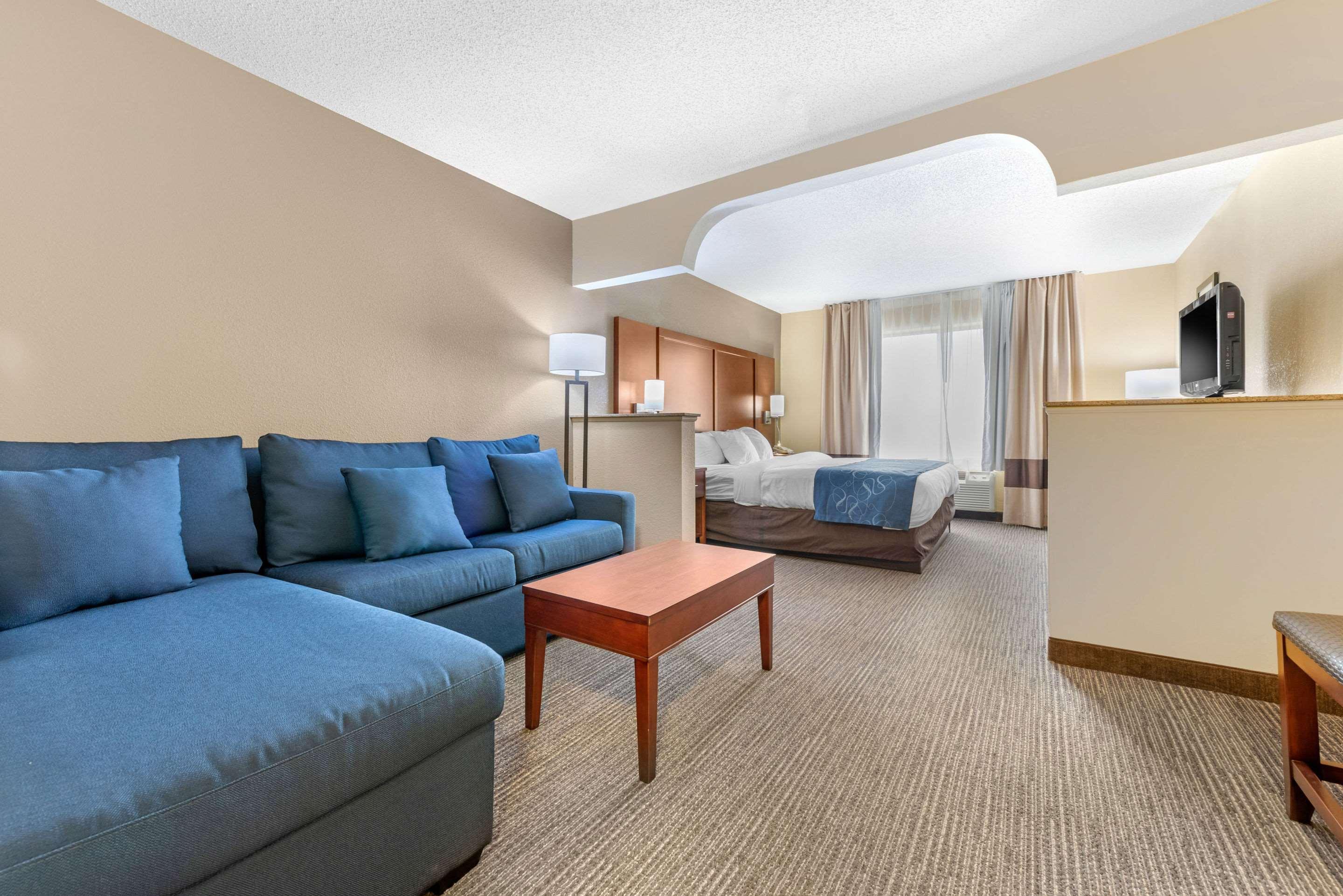 Comfort Suites Findlay Exterior photo