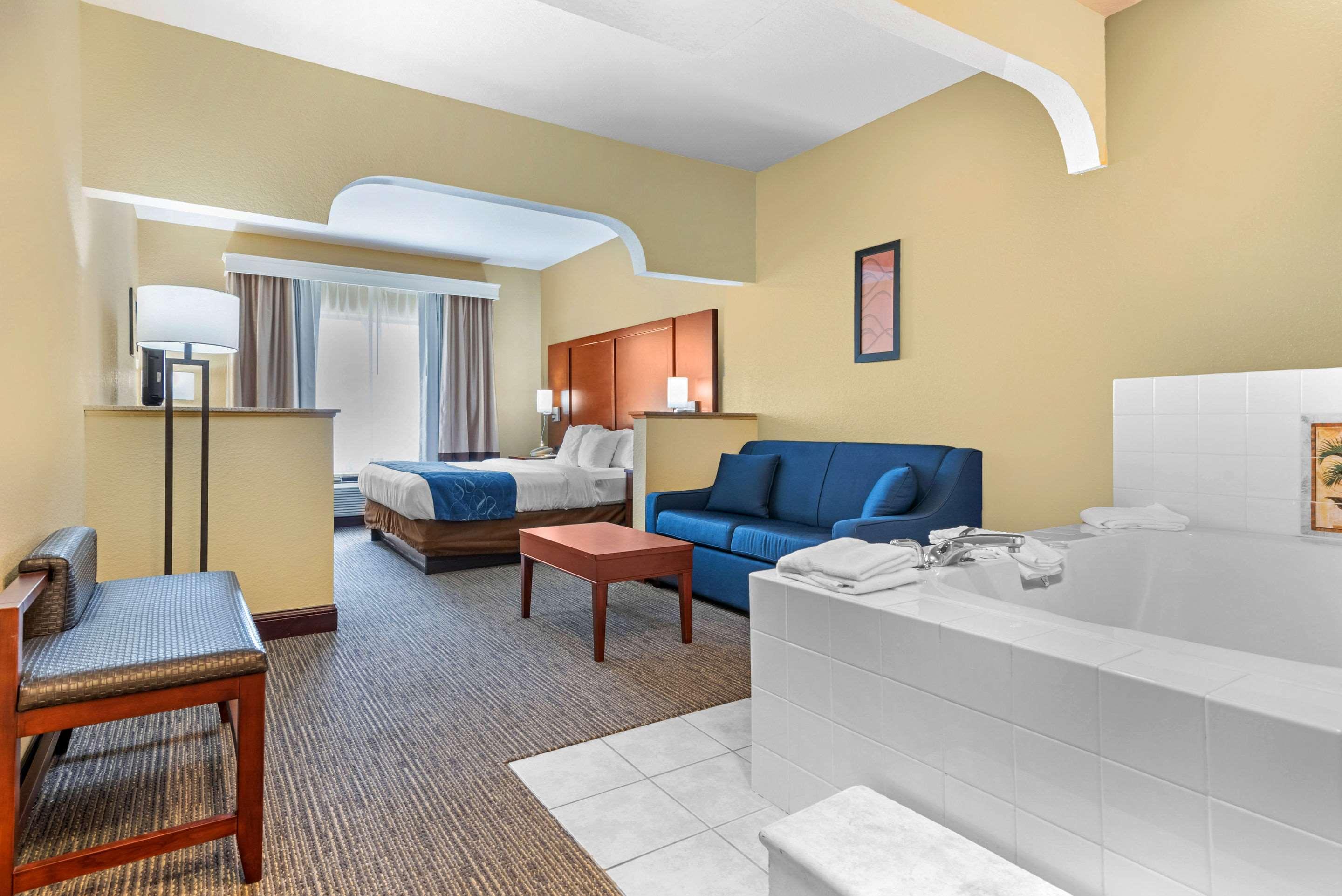 Comfort Suites Findlay Exterior photo