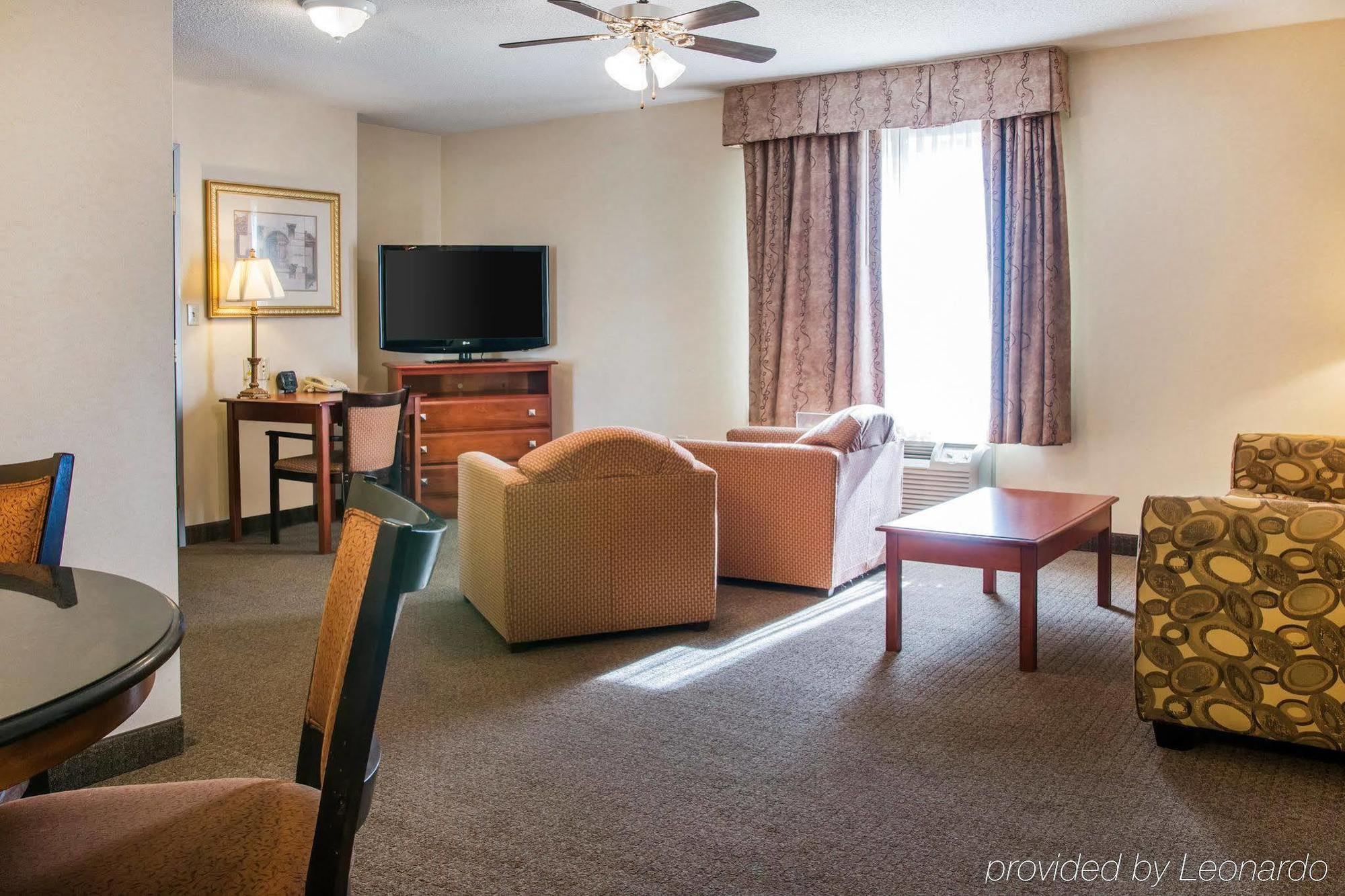 Comfort Suites Findlay Exterior photo